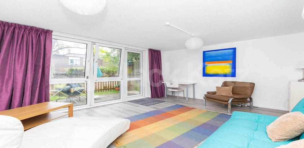 			3 Bedroom, 1 bath, 1 reception Flat			 Oakley Square, Camden